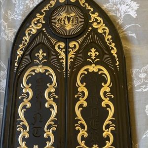Kat Von D Saint and Sinner palette